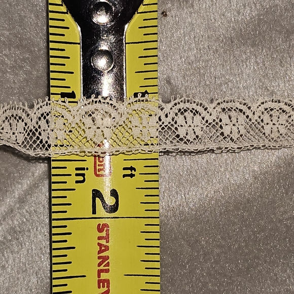 95+ Yards Vintage Lace & Trim - Picture 5 of 16